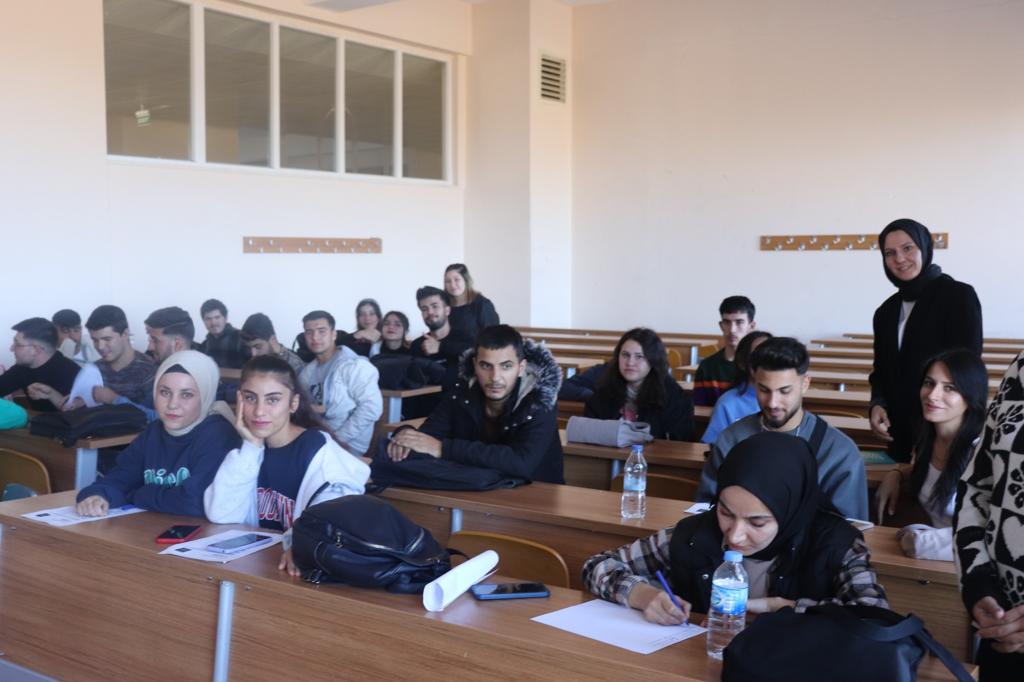 ‘Kariyere İlk Adım’ başlıklı eğitim gerçekleştirildi.